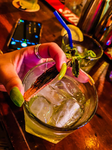 Opinii despre Eli's Pub-אליס פאב în חיפה - הסעדה