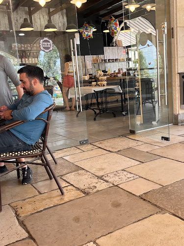 גאוני - בית מאפה פטיסרי - ראש פינה