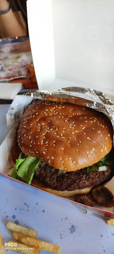 מקדונלד'ס - צים אורבן ערד - הסעדה