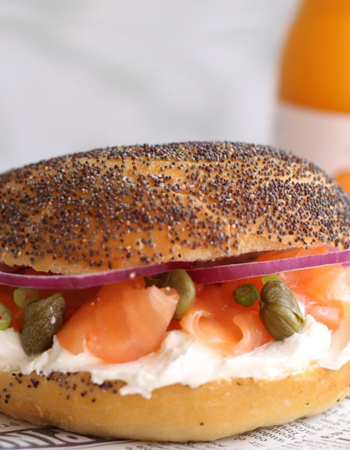 צרפתי דגים הינה מעדניית גורמה המתמחה בייצור ושיווק דגים כבושים, מעושנים, טריים וסלטי דגים פרימיום ומגשים לאירוח מפנק. - שילת