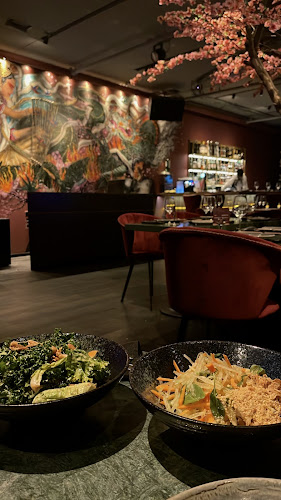 יאוזה yauza - הסעדה