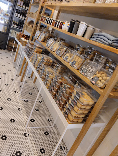 Baker הוד השרון