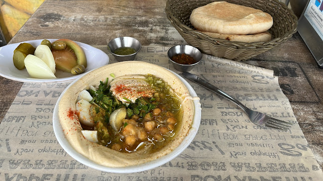 בדוסה - חומוס פול שקשוקה - הסעדה