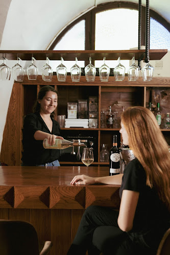 Muza wine bar - מוזה בר יין