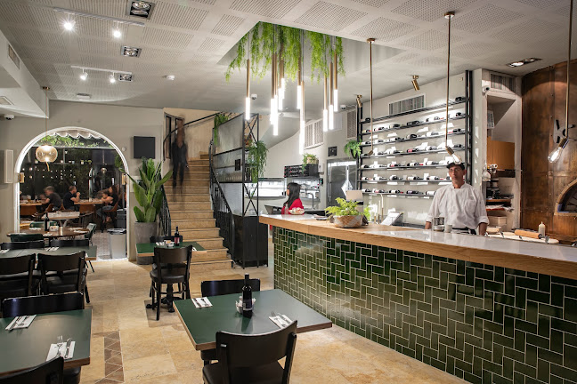 מסעדת כרמא, עין כרם - הסעדה