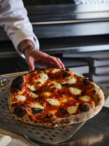 שַׁלַּחְמְךָ - הפיצה של רועי גורן - הסעדה