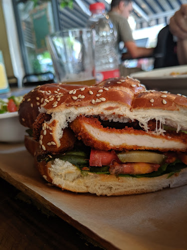 ג'אבה - הסעדה