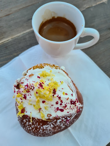 Bake Shop by Vicky Burstein - הסעדה