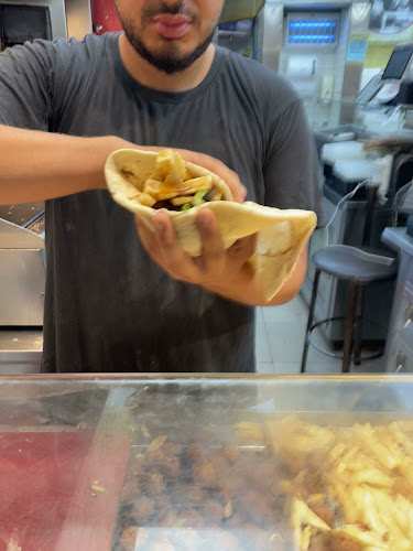 Opinii despre מעוז פלאפל ושווארמה în ירושלים - הסעדה