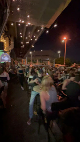 המעלית, קדימה צורן