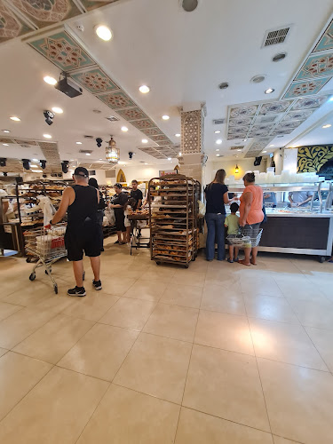 בלו קאסל - הסעדה