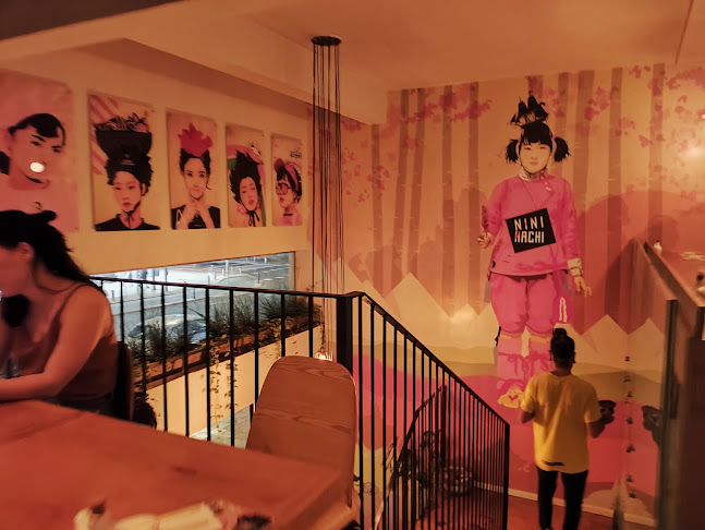 ניני האצ'י - הסעדה