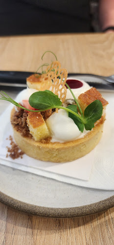 Tres jolie - הסעדה