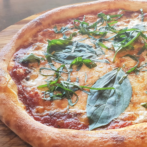 פיצה דומינו לוד - הסעדה