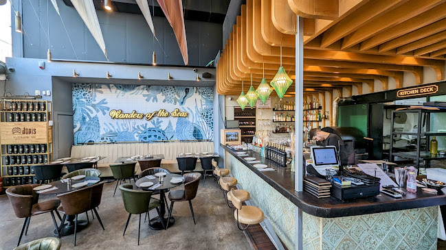 דוניס דגים ויין - הסעדה