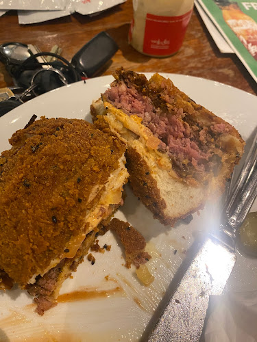 אגאדיר בורגר דרורים - הסעדה