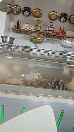 דרך בן גוריון 77, בת ים