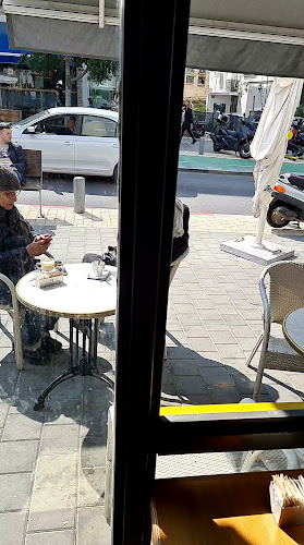 אוליב קורנר - הסעדה