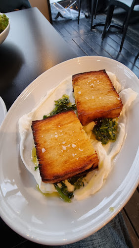 דולצ׳ה - פיצה נאפוליטנית - הסעדה