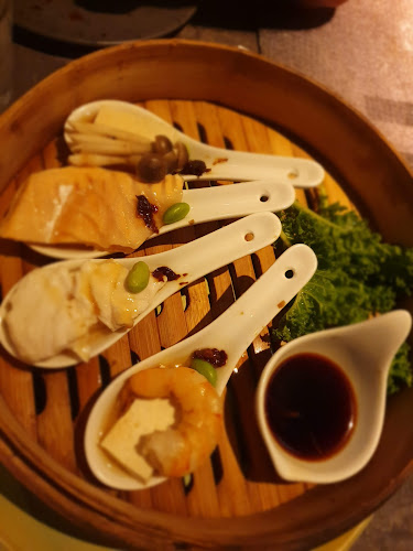 Kitto Katto - הסעדה