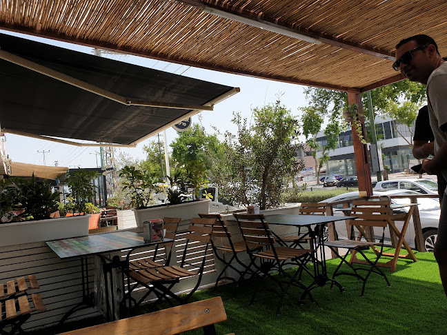 עוזי חומוס פול - סניף פולג