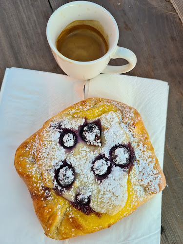 Bake Shop by Vicky Burstein - הסעדה