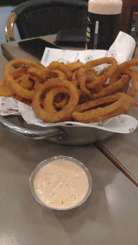 Burgus Burger Bar נתניה - הסעדה