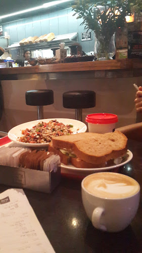 Opinii despre ארומה în קרית אתא - הסעדה