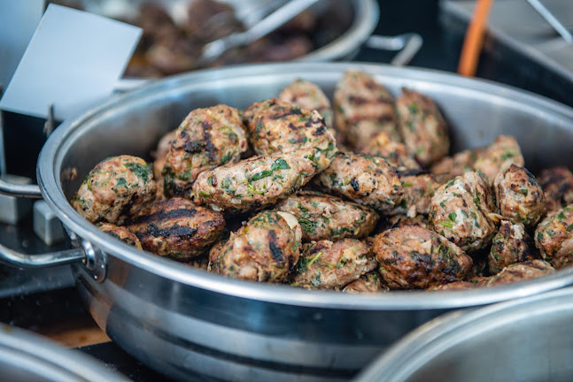 אוכל מוכן לשבת- מאמא מרקט - הסעדה