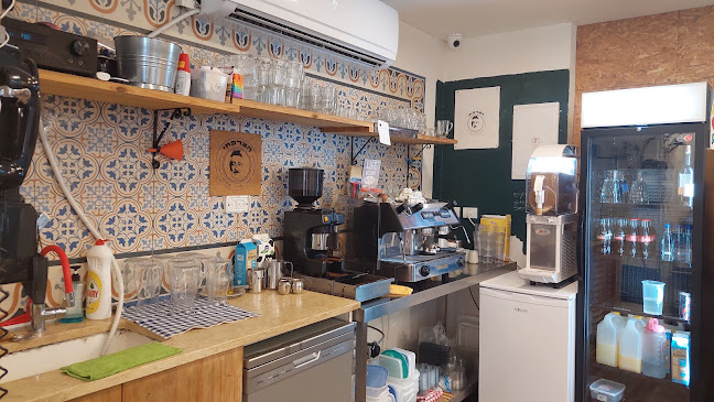 הצרפתי בית קפה/קונדטוריה/גלריה - עשרת