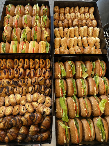 קונדיטוריית ענבל - הסעדה