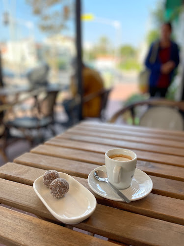 Café Katan BeRashi - הסעדה