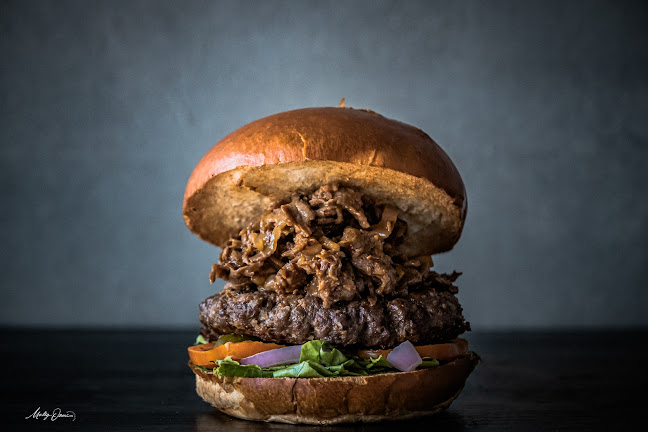 אימון ספורט ופאב משחק - ראשון לציון