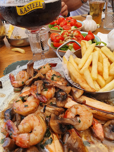 פטרה חוף הקשתות אשדוד - הסעדה