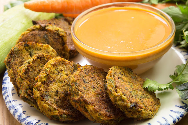 צ'אנדרה. אמיר אהרון - תל אביב-יפו