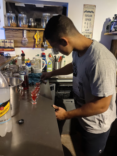 Okef Darom Road, דרך הכפר, כפר ויתקין