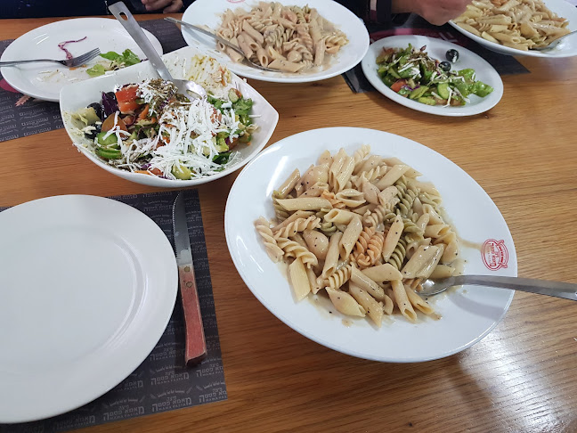 פיצה מאמא פסטה - הסעדה