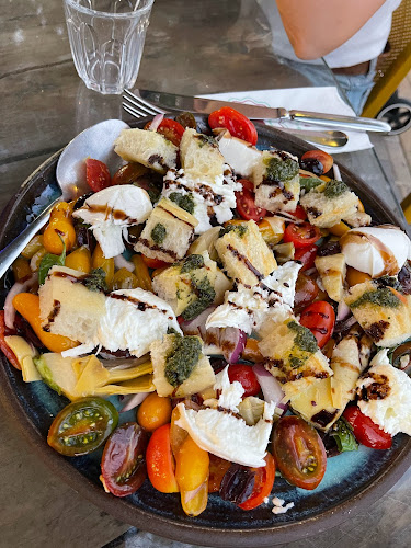 קפה גן סיפור