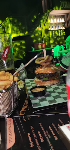 Titi Martin - טיטי מרטין - הסעדה