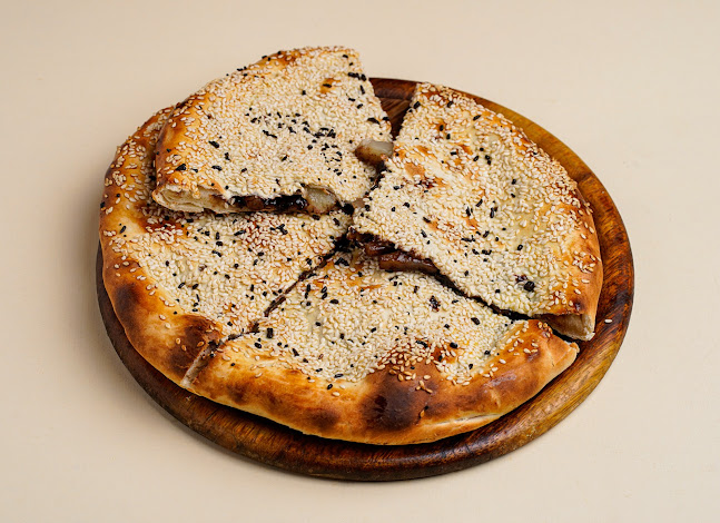 פיצרייה גבינה ועגבניה