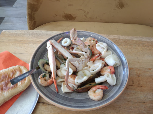 Opinii despre פטרה חוף הקשתות אשדוד în אשדוד - הסעדה