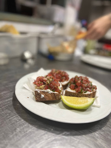 ימה-בראוכל בדרך לים - הסעדה