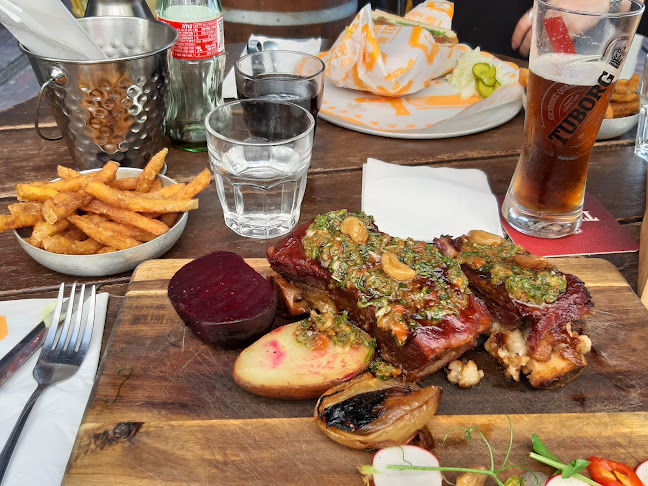 חדרה Ruben - מול החוף וילג' - חדרה