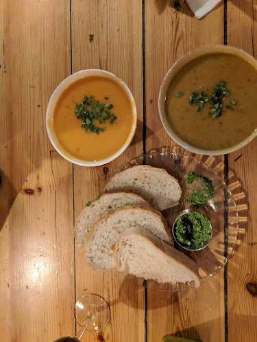 המרקיה Hamarakia - הסעדה