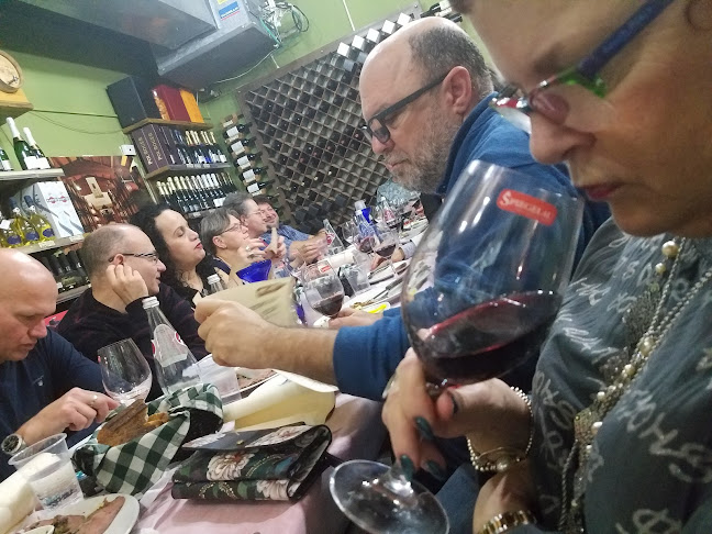 חינאווי ג'ורג' משקאות - Wine & More