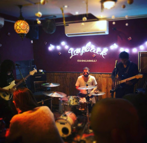 שמה שמה, Shama Shama - הסעדה