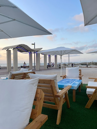 חוף הבתולה מסעדה