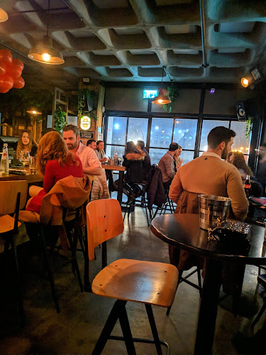 אוטו - הסעדה