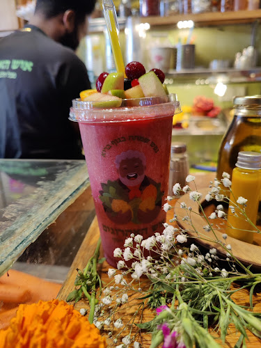 עוזי אלי איש האתרוגים - שוק הכרמל תל אביב - תל אביב-יפו