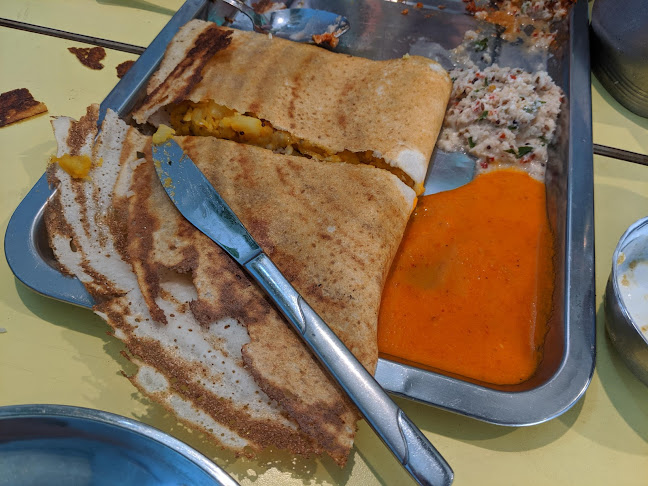 מונאר - הסעדה